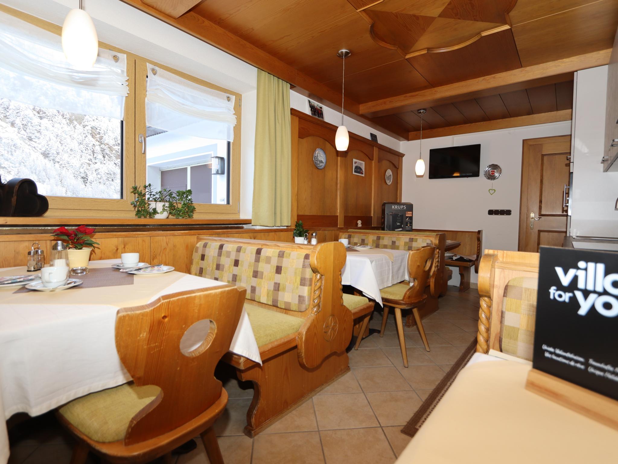 18534